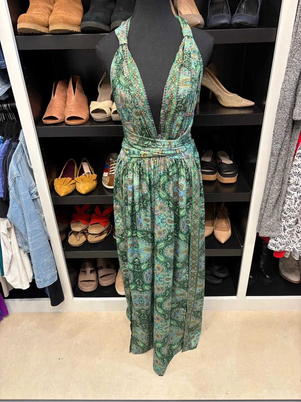 🆕🎉NWT Earthbound Green Paisley Halter Maxi Dress - Picture 2 of 9